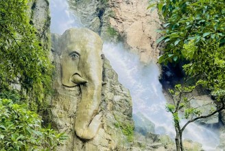 आन्तरिक पर्यटनको गन्तव्यस्थल ऐनापहरा झरना